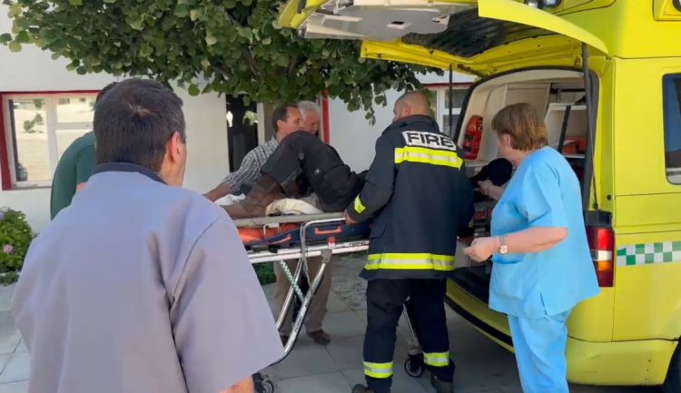 Aksident në Fushë-Arrëz/ Makina përplas dy turistët sllovenë, humb jetën një prej tyre