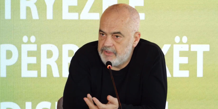 Rama kritikon kryebashkiakët: eni shkëputur nga fshati. Bëni kthesë!