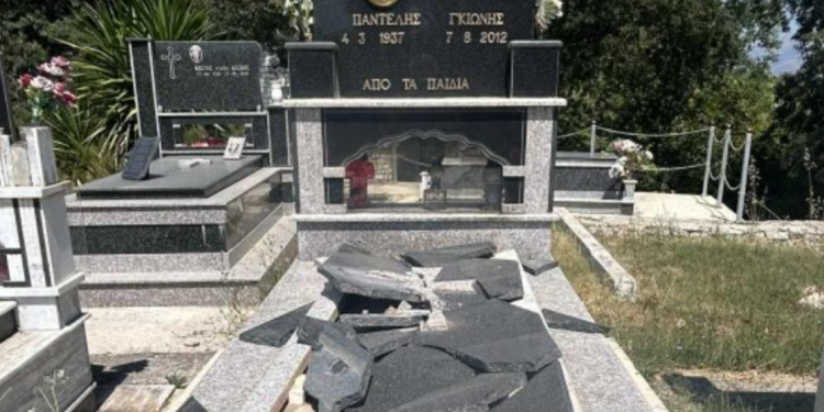 Dhunohet një varr në Finiq, familjarët denoncojnë në polici