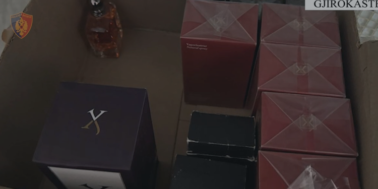 Shiste online mallra kontrabandë, arrestohet i riu në Gjirokastër, procedohet babai i tij (VIDEO)