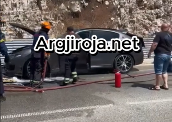 Djegia e makinës në rrugën Kardhiq-Delvinë, dyshimet e para (VIDEO)