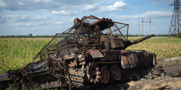 Arsenali sovjetik i shteruar, Rusia mbështetet gjithnjë e më shumë te Kina dhe Koreja e Veriut