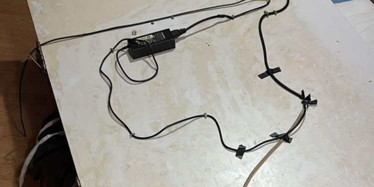 Detaje nga “laboratori” i babë e bir në Tufinë, që hapej me sistem inteligjent