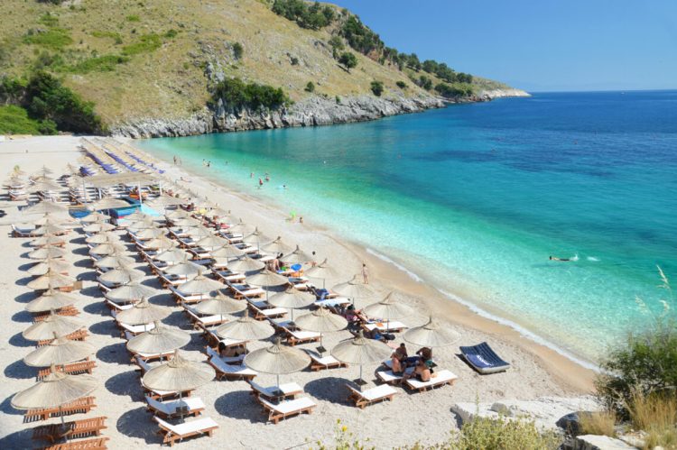 Kreu i Shoqatës së Hoteleri Turizmit: Numri i pushuesve në bregdet ka rënë ndjeshëm