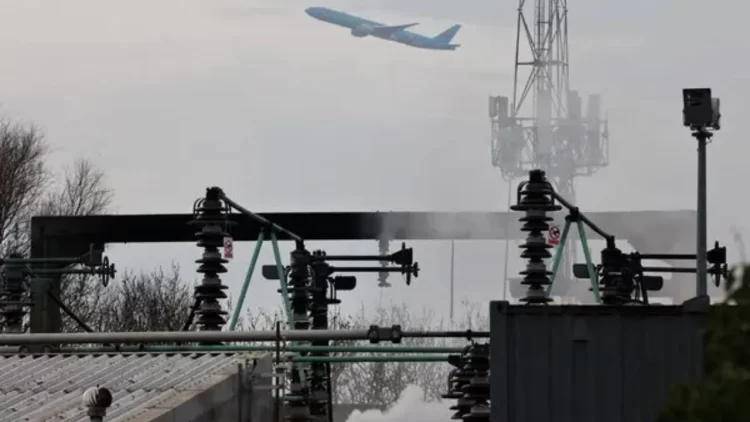 Çfarë e shkaktoi “blackoutin” dhe mbylljen e aeroportit më të madh në Angli? Hetimi i ri zbulon se problematika dihej që në vitin 2018, por…
