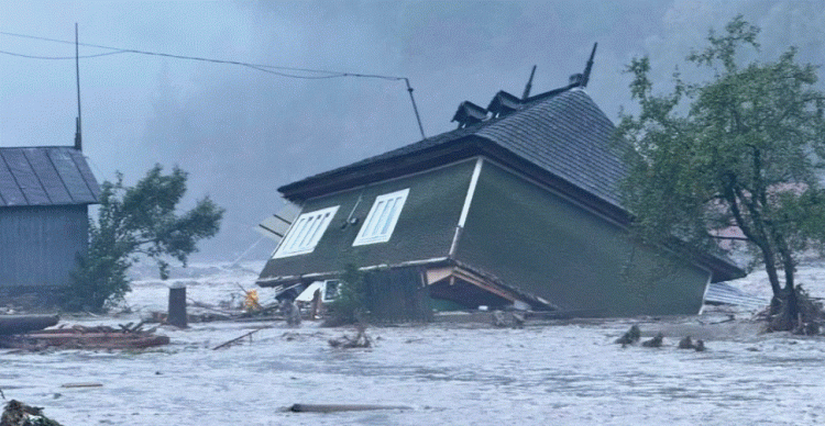 Përmbytje masive në Rumani, 3 viktima dhe qindra të evakuuar (Video)
