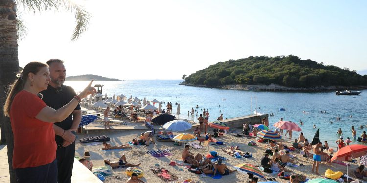 Kumbaro në Sarandë: Këtë sezon kemi dyfish plazhe publike