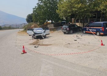 Pamje nga aksidenti tragjik në Memaliaj, humb jetën fëmija 7 vjeç, si ndodhi përplasja me makinën e ukrainasit (FOTO)