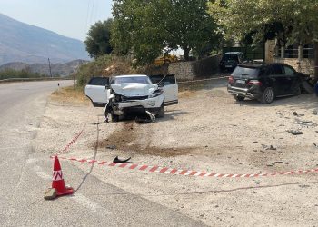 Pamje nga aksidenti tragjik në Memaliaj, humb jetën fëmija 7 vjeç, si ndodhi përplasja me makinën e ukrainasit (FOTO)