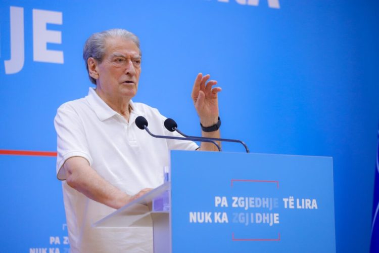 Këshilltarët e PD në Sarandë votuan për t’i dhënë 60 Ha tokë dy biznesmenëve, Berisha thotë se nuk ka dijeni: U informova nga mediat…