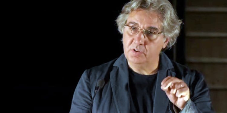 Poezia e Arian Lekës në ekspozitën ndërkombëtare “Poetika Detare” në Kinë