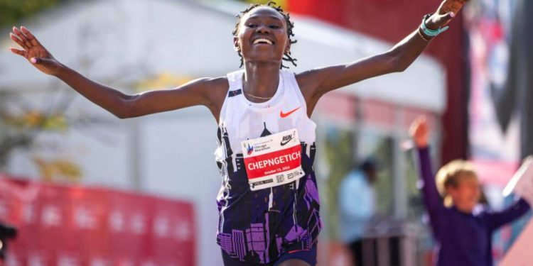 Atletika njolloset përsëri, rekordmenia botërore e maratonës pezullohet për doping