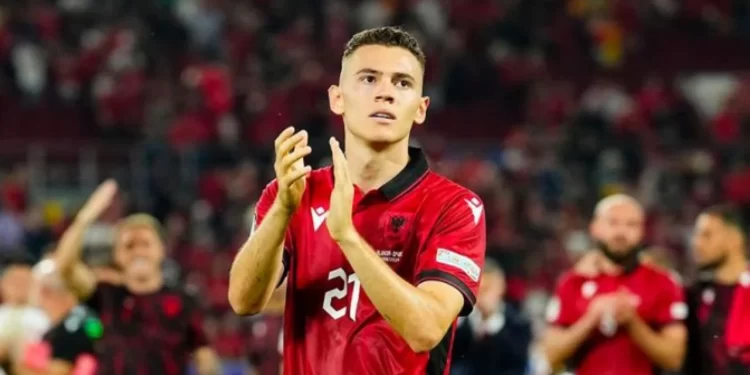 E ardhmja e Kristjan Asllanit “në ajër”: Interi nuk e do, por askush s’e merr