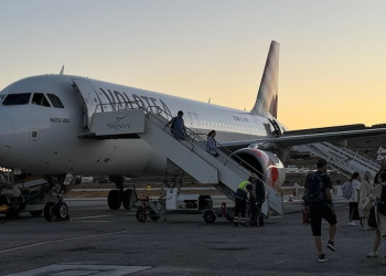 Panik në ajër, avioni i nisur nga Kroacia përfshihet nga flakët mbi Itali