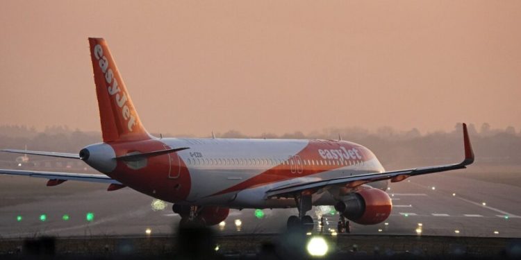 VIDEO / Tha “Allahu Ekber” dhe “vdekje Trump” në avion, arrestohet 41-vjeçari në Skoci