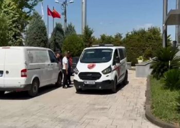 Detaje nga aksioni te zyrat e ‘Bankers’ në Fier/ Janë bllokuar serverat e kompanisë, hetimet nga 2023 në 2025! Kompania s’ka paguar prej 1 viti dhjetëra kontraktorë