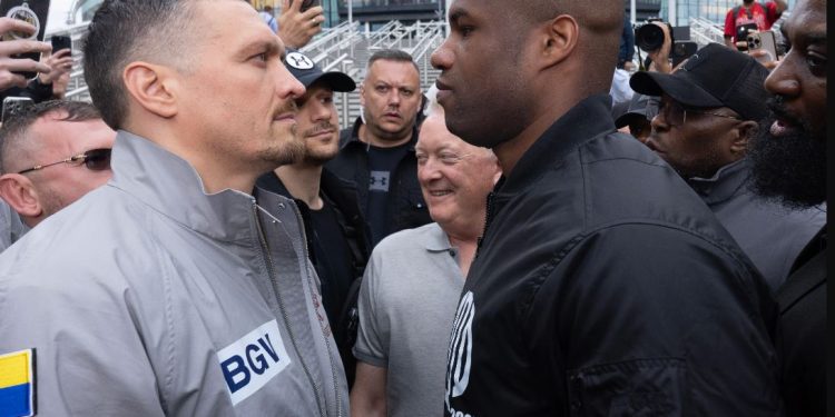 Boks/ Përballje “Big” në Wembley, Usyk dhe Dubois sfidohen për titullin kampion të peshave të rënda