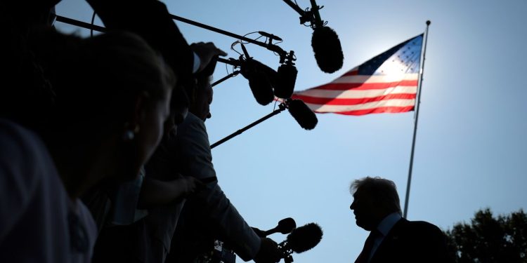 Tensione tregtare SHBA-BE, Trump optimist për bllokun evropian, por jo për Kanadanë