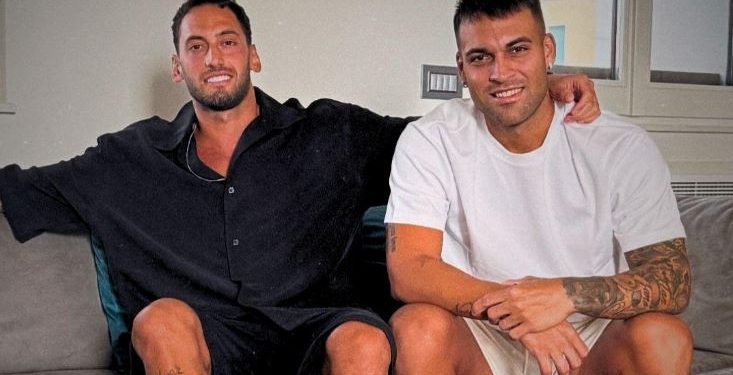 Mjafton një takim dhe një foto, vjen paqja mes Lautaro Martinez dhe Hakan Calhanoglu