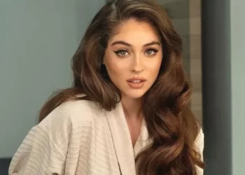 Masë tumorale në gjoks, aktorja e njohur turke operohet urgjentisht