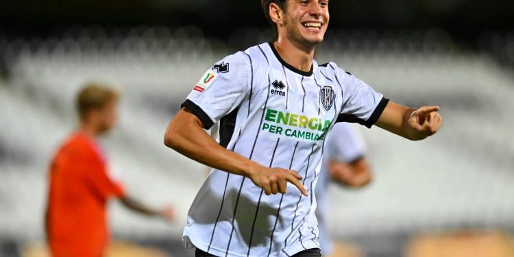 Tekniku i Cesenës optimist për Cristian Shpendin: Shkon në nivele të larta, lëreni të qetë