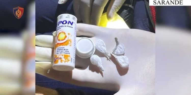 U kap me doza kokaine dhe kanabisi, arrestohet 29-vjeçari në Sarandë