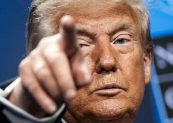 Trump rikthen “bullizmin ekonomik” ndaj BE-së, kërcënon me dyfishim të tarifave