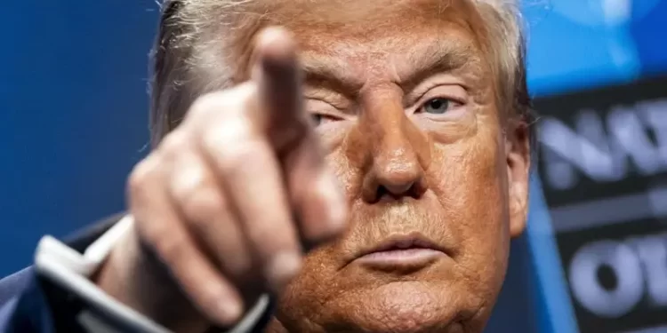 Trump rikthen “bullizmin ekonomik” ndaj BE-së, kërcënon me dyfishim të tarifave