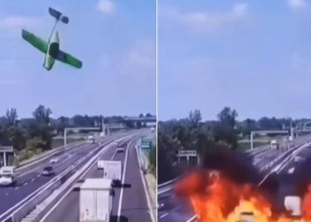 Avioni humb kontrollin në ajër, shpërthen në flakë në një autostradë në Itali. 2 persona të vdekur (VIDEO)