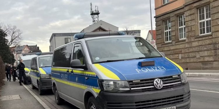 Një i vdekur dhe dy të plagosur rëndë në Gjermani pas një sulmi me thikë në një kompani energjetike