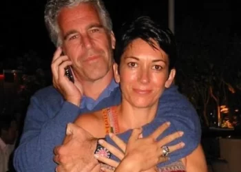 Çështja Epstein: Sekretet e Maxwell (e cila tani dëshiron të dëshmojë) dhe lista e klientëve: Trump…