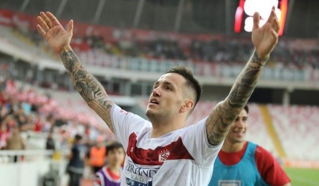 “Askush nuk mund të njollosë atë që kemi arritur”, Manaj mesazh zemre tifozëve të Sivasspor: Keni vend të veçantë te unë