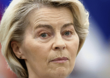 Trump shpalli tarifa 30% për produktet e BE-së, reagon Von der Leyen: Vendimi rrezikon zinxhirët e furnizimit transatlantik