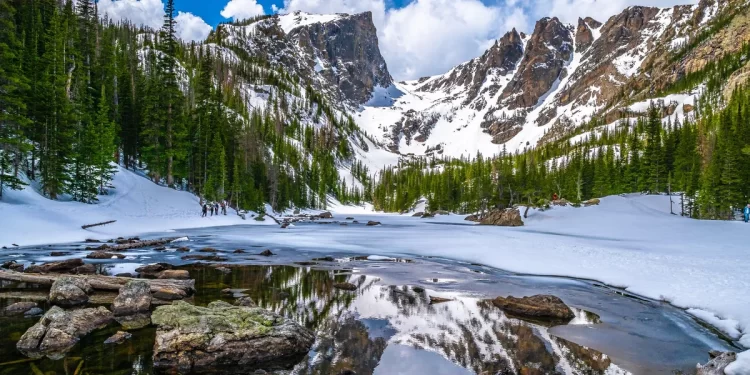 Shkrirja e akullit zbulon një sekret të varrosur në Malet Shkëmbore që nuk është parë prej 6,000 vjetësh
