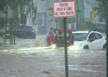 VIDEO/ Përmbytet metroja në New York, “paralizohet” qyteti