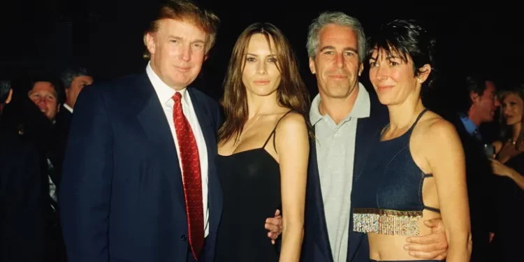 “I do të reja si unë”, mbrëmja e shfrenuar Trump–Epstein me 28 vajza në Mar-a-Lago