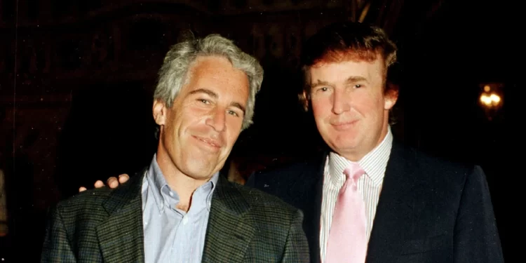 Rebelim në MAGA/ Trump kërkon të dëgjohet Maxwell, a do të zbulohet “lista e Epstein”?