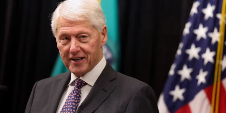 “Bomba” e WSJ: Bill Clinton në krye, të famshmit në albumin e errët të Epstein