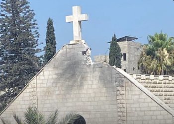 Dy të vdekur pas bombardimit të një kishe katolike në Gaza, e vetmja ndërtesë fetare katolike në territorin palestinez
