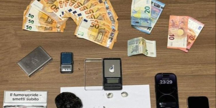 Një familje e përfshirë në trafik droge, 34-vjeçari me precedentë kapet me kokainë, nën hetim dhe gruaja