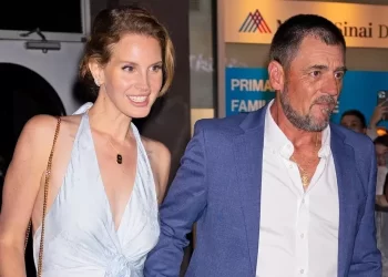 Një vit dashuri: Lana Del Rey ndan një foto të rrallë nga dasma