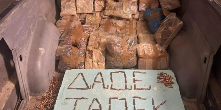 Me mbi 20 mijë fishekë, goditet grupi kriminal që transportonte municione luftarake nga Shqipëria drejt Greqisë