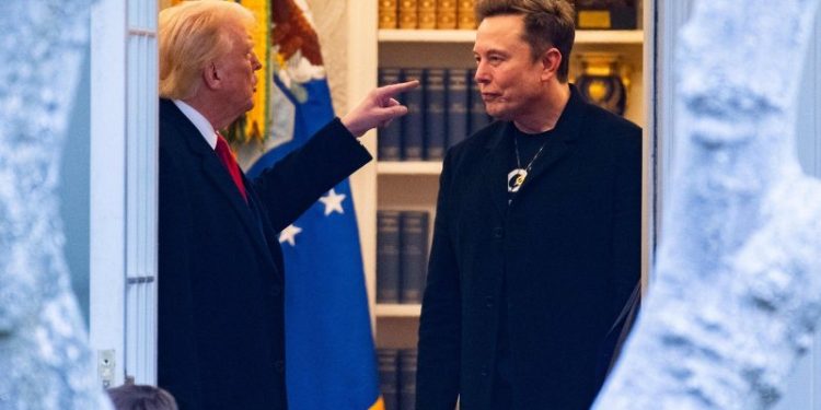 Plas sërish sherri me Trump, Musk: Jetojmë në vendin e partisë së derrave të fëlliqur! Do krijoj forcë të re politike