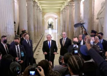 Netanyahu dhe strategjia e zvarritjes: Si e përdor krizën për të qëndruar në pushtet