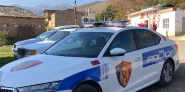 4 të rinjtë marrin peng 48-vjeçarin në Durrës, e dhunojnë në makinë! Shpallen në kërkim