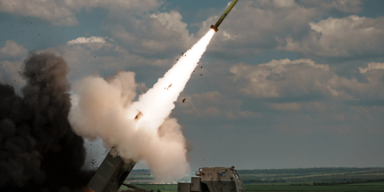 “Predha e raketa balistike”, Kievi ngre alarmin: Rusia po na vret me armët e Koresë së Veriut