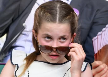Fytyrat qesharake të Princeshës Charlotte në finalen e meshkujve të Wimbledonit