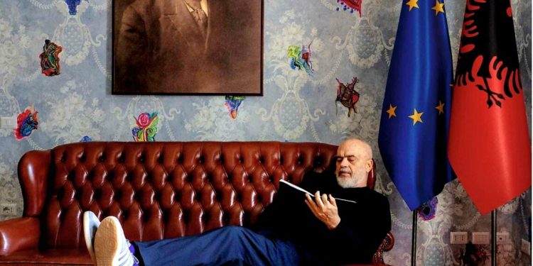 Edi Rama rrëfen ditën kur e goditën me levë