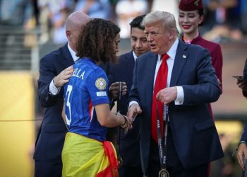 Trump nuk u largua nga podiumi, Cucurella për festën: Askush nuk kishte guxim t’i fliste atij!