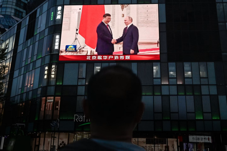 Pse aleanca Kinë–Rusi po tremb Perëndimin